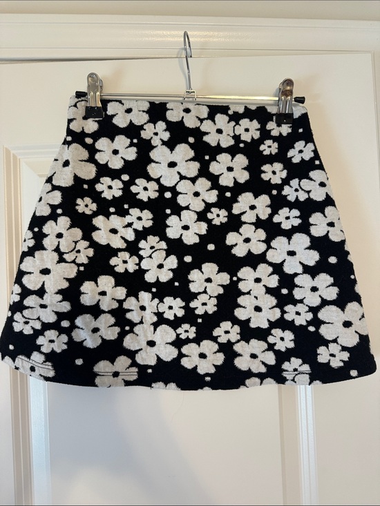 Urban Outfitters Dresses & Skirts - Urban Outfitters Black & White Floral A-Line Mini Skirt